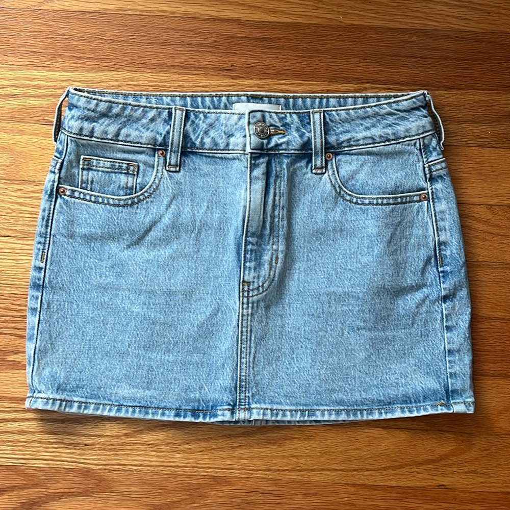 NWOT PacSun Eco Ella Light Wash Stretch Mid Rise Denim Mini Skirt, Size 25/XS